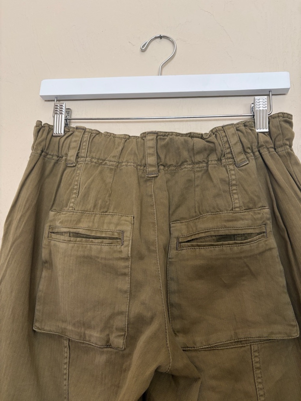 Free People/We The Free Olive Tahiti Pull On Cargo Pant. Worn Once! Like New! - Picture 4 of 10